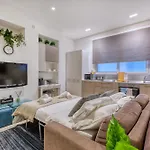 Paradise Exiles - By Solea Homes דירה *