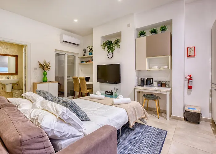 Paradise Exiles - By Solea Homes * Σλιέμα